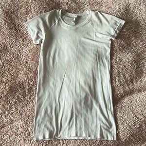 Lululemon Swiftly Tech short sleeve 2.0: sun color shift white to blue
